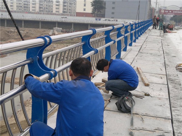 邢台不锈钢桥梁护栏除锈维护的重要性及其方法