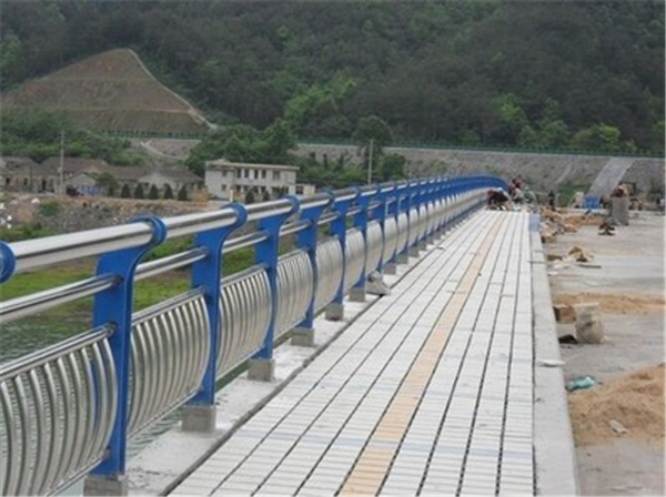 邢台不锈钢桥梁护栏是一种什么材质的护栏