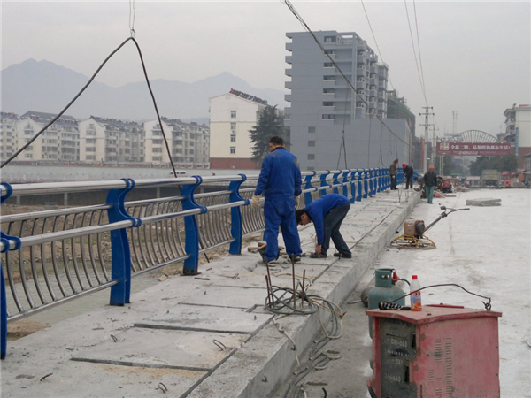 邢台不锈钢复合管护栏常见问题及解决方案